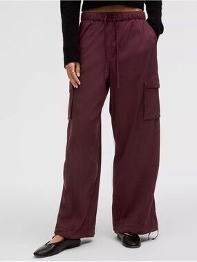 lululemon athletica lightweight cargo pants in garnet